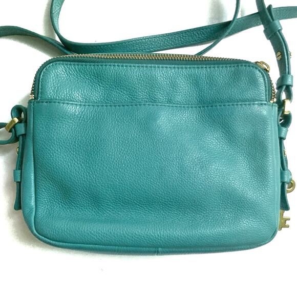 Fossil Teal Leather Crossbody Bag | Vintage Inspired | Fall City Street Style - Picture 5 of 16